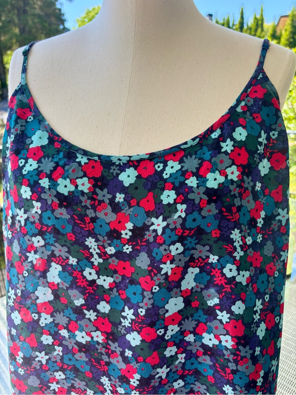 100% Silk Pretty Joe Fresh Navy Floral Top w/ Teal, Red and Light Blue Flowers